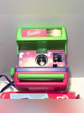 Vintage Pink Barbie Polaroid Instant One Step 600 Camera W/ Strap With Box !!!!
